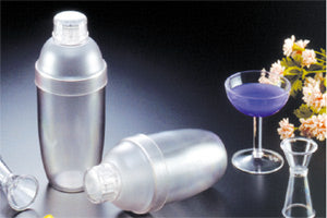 Cocktail Shaker aus Polycarbonat im Einsatz für Cocktails
